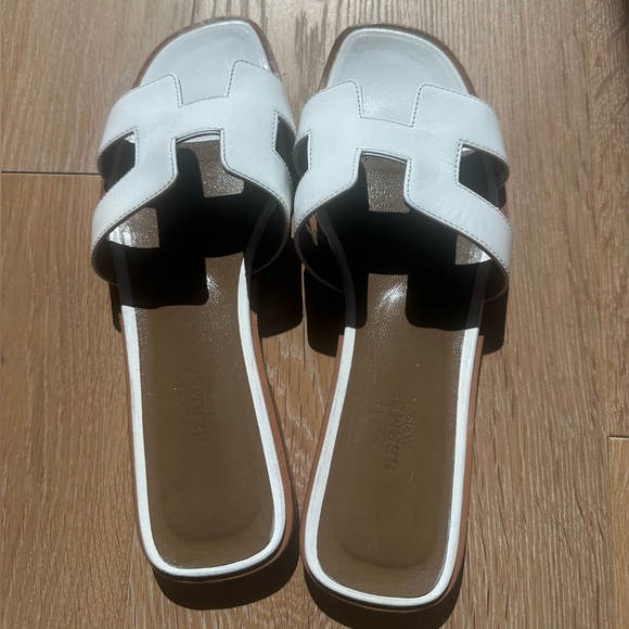 Hermes Oran Sandals White - Picture 2 of 6